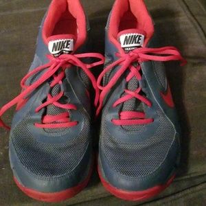 Nike mens training tennis shoes